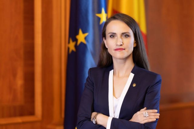 Senatul dezbate luni moțiune împotriva ministrului Oana Țoiu