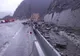 Căderi de bolovani pe DN10 în zona barajului Siriu
