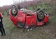 Un tânăr de 19 ani s-a răsturnat cu mașina într-o curbă
