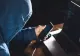 Au sustras mai multe telefoane mobile, un laptop, dar şi bani din casa unui bărbat plecat în concediu