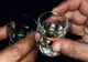 A plecat din arestul la domiciliu la un vecin, unde ar fi consumat băuturi alcoolice 