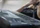 Percheziții după prinderea în flagrant a doi suspecți de înșelăciuni prin metoda "Accidentul"