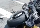 Un motociclist a intrat în stâlpii de separare a benzilor de circulație de pe strada Transilvaniei din municipiul Buzău