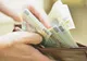 Scandal uriaș, salariile ar putea fi tăiate cu 10%