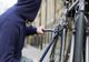 Un minor de 13 ani bănuit că a furat bicicleta unei femei din Berca